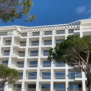 Hotel Fllad And